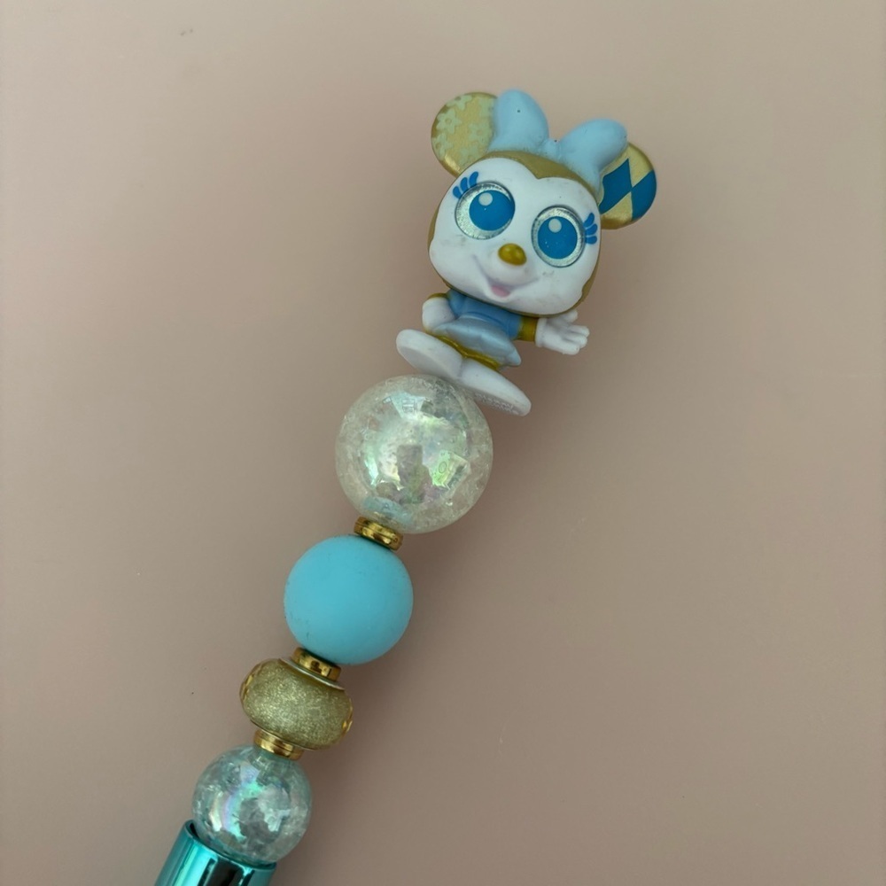 Disney Doorables: Mickey Mouse: Wonderland Minnie Mouse handmade beaded pen